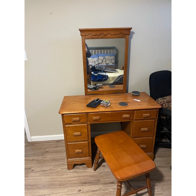 Mid 20th Century Maple Vanity - Set of 3 For Sale - Image 4 of 9