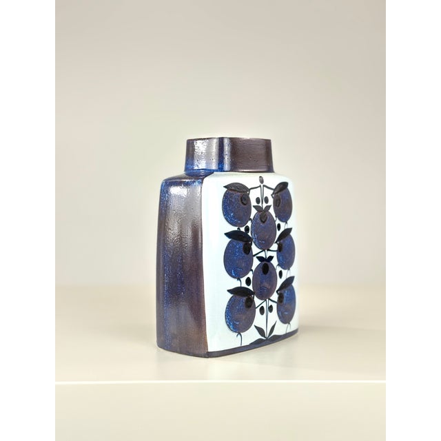 A stunning mid-century modern ceramic pillow vase from the iconic Tenera series, designed by Grethe Helland-Hansen for...