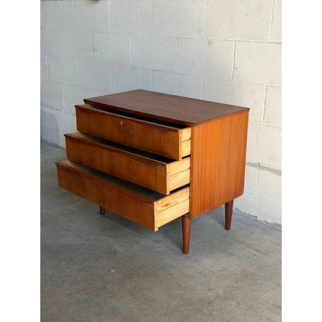Vintage Danish Modern Teak 3 Drawer Chest Dresser Mid Century Scandinavian Cabinet For Sale - Image 9 of 10