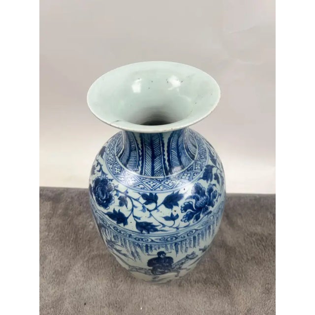 Chinese Yuan or Early Ming Dynasty Style Warrior Motif Blue & White Porcelaine Vase This exceptional blue and white...