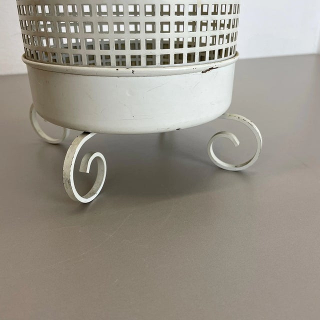 Mathieu Matégot Mid-Century Hollywood Regency Brass Umbrella Stand in the style of Mathieu Matégot, France, 1950s For Sale - Image 4 of 17