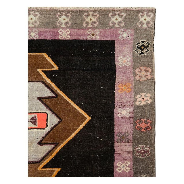 Tribal Galerie Shabab Collection Mid-20th Century Handmade Turkish Anatolian Gallery Rug For Sale - Image 3 of 10