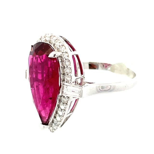 Modern 18k White Gold 5.33 Carat Weight Rubelite & Diamond Halo Ring, Size 7.75 For Sale - Image 3 of 12