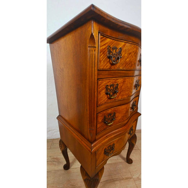 Walnut Chest of Drawers Cabriole Legs Shell Serpentine 1930s Postage Available For Sale - Image 10 of 18