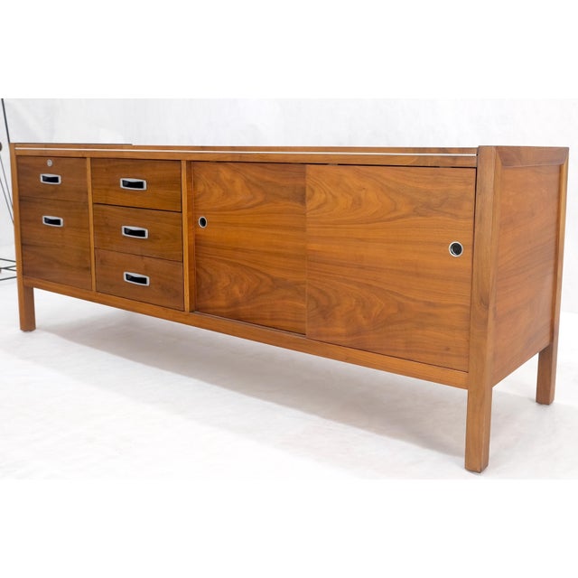 Brown Drexel Walnut Mid Century Modern Long Credenza Sliding Doors 5 Drawer File For Sale - Image 8 of 11