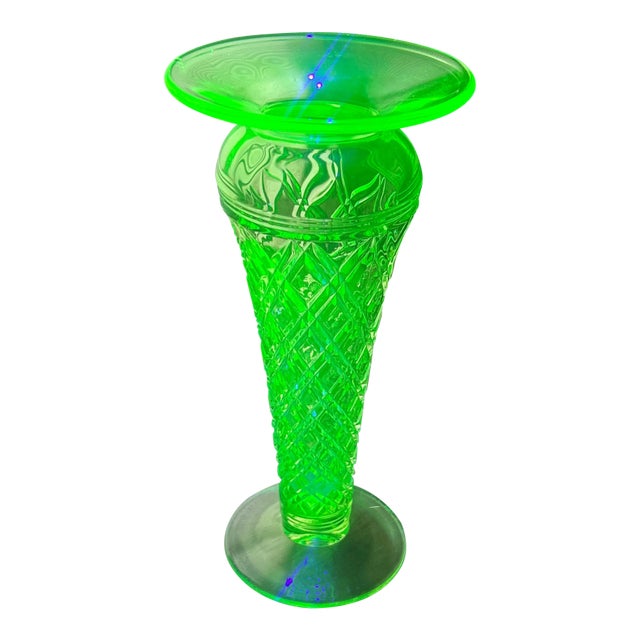 Vintage Emerald Uranium Art Glass Vase For Sale