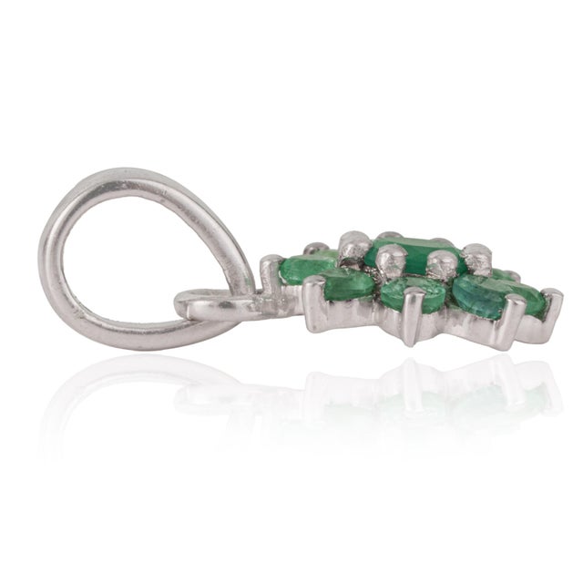 Metal Botanical Floral 925 Silver Emerald Cluster Charm Pendant for Her by Carat&Her For Sale - Image 7 of 13