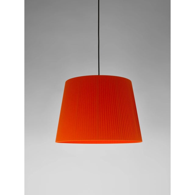 Red sísísí cónicas gt1 pendant lamp by santa & cole dimensions: d 45 x h 32 cm materials: metal, ribbon. Available in...