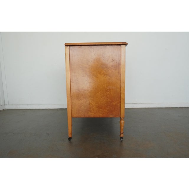 Vintage Warren Furniture Co. 4-Drawer Dresser For Sale - Image 4 of 17