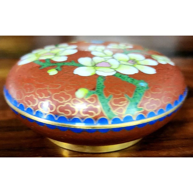 Chinese Vintage Cloisonne Blue Bird Fine Enamel Round Box For Sale - Image 11 of 11