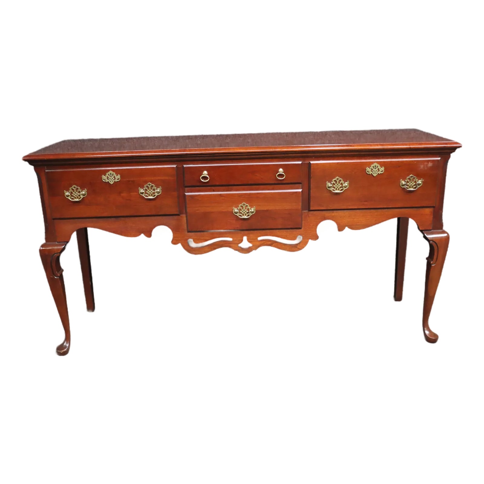 Late 20th Century Pennsylvania House Queen Anne Cherry Sideboard