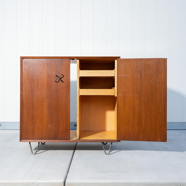 George Nelson 1950s George Nelson for Herman Miller Basic Cabinet Series (Bcs) Double-Door Credenza. For Sale - Image 4 of 18