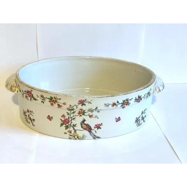 This item was sourced in Scotland. This vintage Cashepot although vintage, does feel like it has a bit of age on it. It...