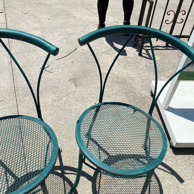 Green Metal Outdoor Mid Century Mesh Chairs - Set of 2 For Sale In Atlanta - Image 6 of 7