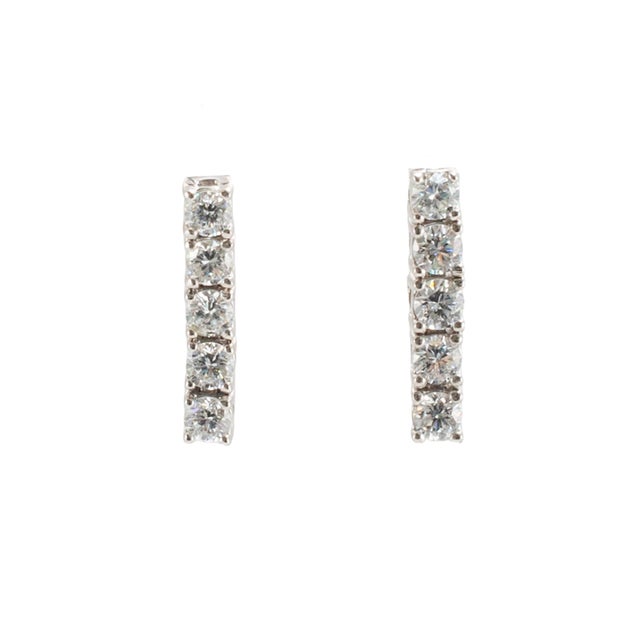 Gender: Ladies Metal Type: 14K White Gold Length: 0.75 inches Width: 2.80 mm Weight: 1.61 grams Ladies 14K white gold,...