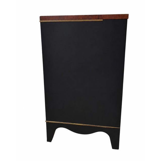 Wood Vintage Heritage Henredon Serpentine Dresser With Inlaid Mahogany Drawers For Sale - Image 7 of 12
