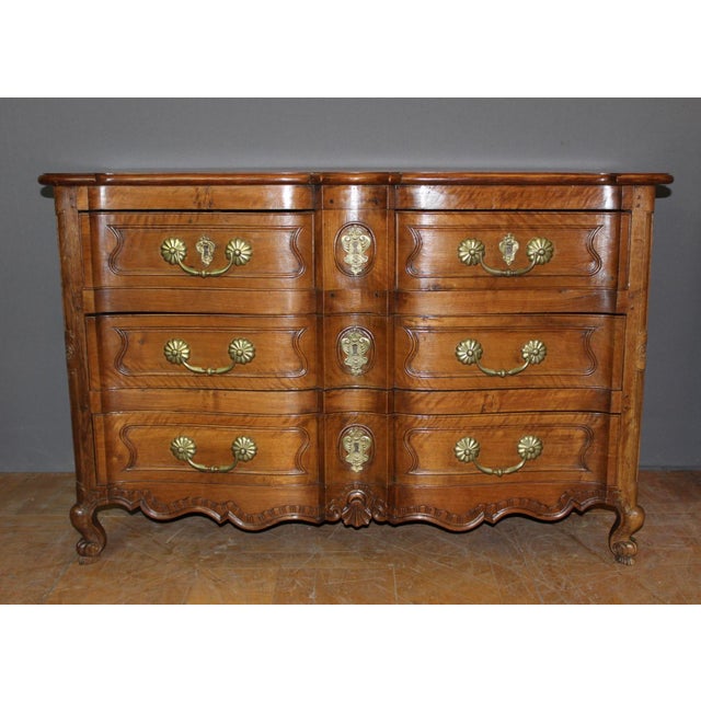 Louis XV Style Commode in Walnut and Cherry Wood, 1700s For Sale - Image 17 of 17