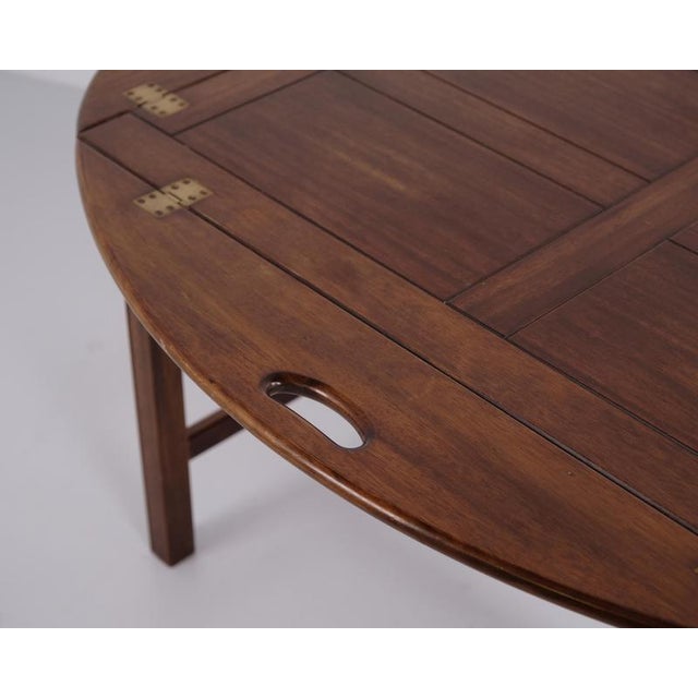 1940s Large Butler Coffee Table in Polished Mahogany with Brass Fittings, 1940 For Sale - Image 5 of 12