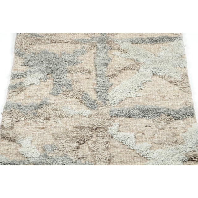 Rug & Kilim Contemporary Geometric Gift-Sized Wool Rug in Beige & Gray, by Rug & Kilim, India For Sale - Image 4 of 6