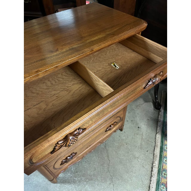 Victorian Mid 20th Century Davis Cabinet Company Chest of Drawers For Sale - Image 3 of 9