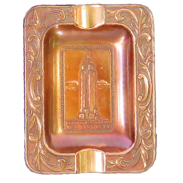 New York & Chicago Souvenir Metalware Ashtrays / Catchall Collection For Sale - Image 4 of 6