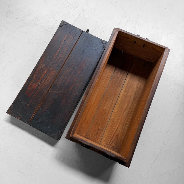 Antique Early Meiji Japanese Storage Chest with Lid and Wrought Iron For Sale - Image 5 of 14