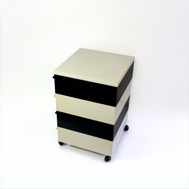 Black Chest of Drawers in Ivory and Black Plastic by Simon Fussell for Kartell, Italy, 1970s For Sale - Image 8 of 12