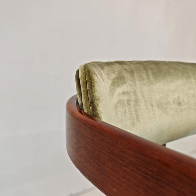 Pamplona Chairs in Wood and Green Velvet attributed to A. Savini for Pozzi, 1970s, Set of 6 For Sale - Image 14 of 18