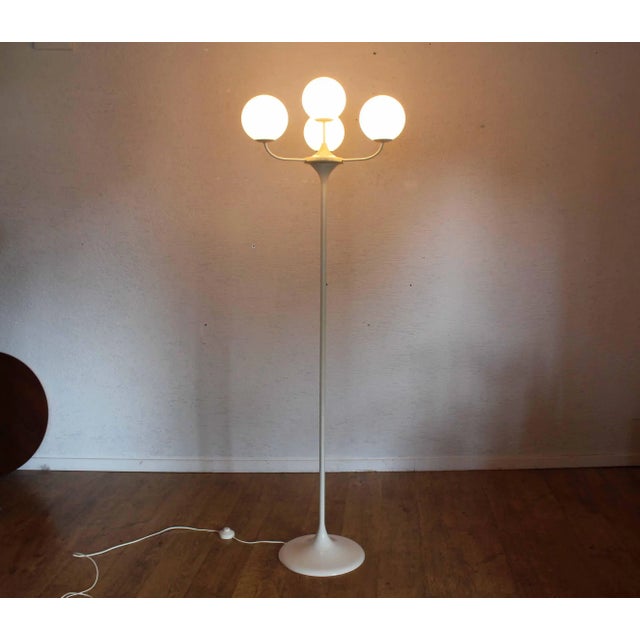 Superb temde leuchten floor lamp from the 60s. often attributed to max bill, it is in fact e.r. Nele who is at the origin...