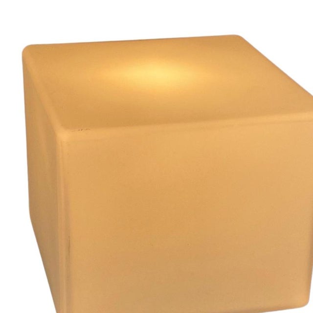 Contemporary White Frosted Table Lamp from TRE Italy For Sale - Image 4 of 8