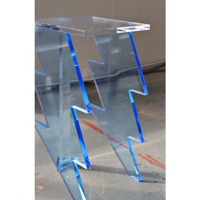 Bolt Side Table in Blue Acrylic by Benjamin Vintage and Design For Sale - Image 4 of 9