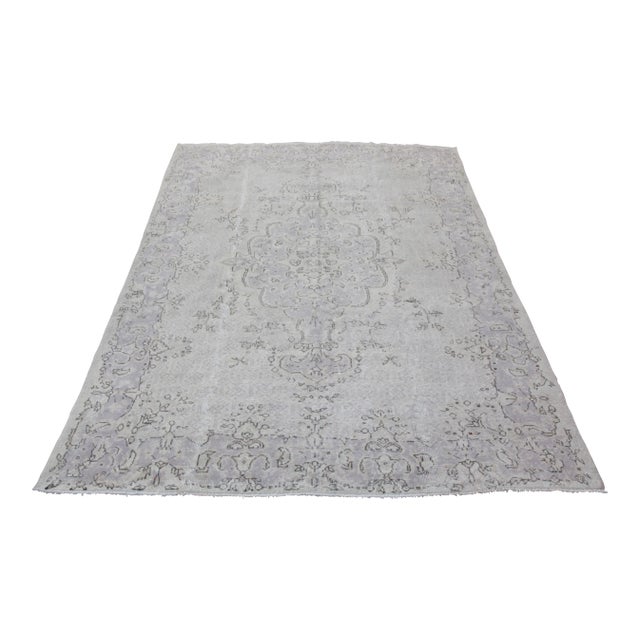 Vintage Turkish Hand-Knotted Oushak Rug in Soft Neutrals - 7' × 10′ 4″ For Sale