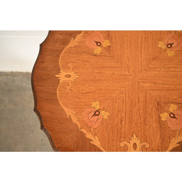 Romweber Style French Provincial Louis XV Carved Walnut and Satinwood Inlaid Marquetry Side Tables, Pair For Sale In South Bend - Image 6 of 12