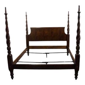 Hickory Chair Mahogany Traditional Style King Size Twist-Turned Four Poster Bed W. Pineapple Accents