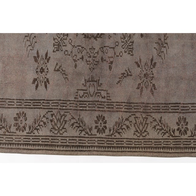 Greige Mid 20th Century Oushak Floral Wool Carpet For Sale - Image 8 of 10