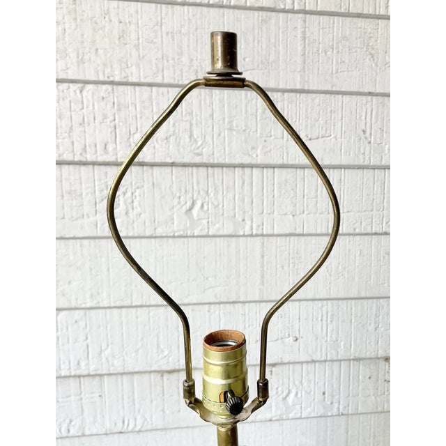 1970s Vintage Hollywood Regency-Style Cut Crystal & Gold Tone Metal Table Lamp For Sale - Image 4 of 5