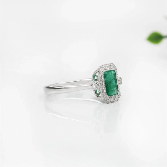 1ct Emerald Ring W Earth Mined Diamonds in Solid 14k Gold Emerald Cut Size 6.75 For Sale - Image 4 of 4