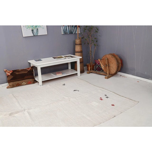 Mid 20th Century Mid 20th Century White Vintage Hemp Kilim Rug For Sale In Los Angeles - Image 6 of 7
