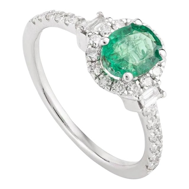 Statement Emerald Ring Size 7 For Sale