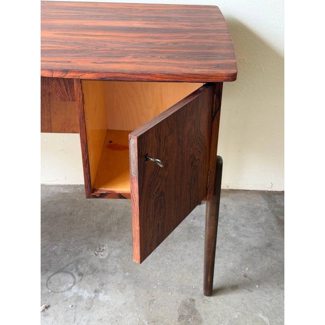 Mid Century Danish Rosewood Desk – Vintage Scandinavian Writing Desk With 1960s For Sale - Image 4 of 10