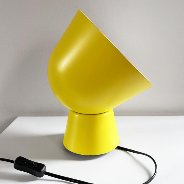 Inspired by vintage military searchlights, the ikea ps 2017 lamp can be placed on the floor, on a piece of furniture, hung...