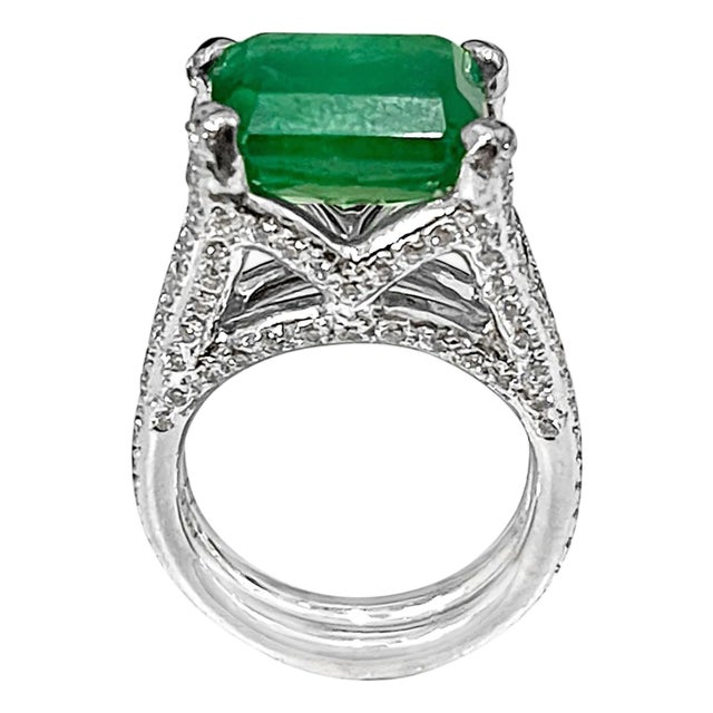 8.5 Carat Emerald Cut Emerald and 4 Ct Diamond Ring Platinum, Estate 6.5 Unisex For Sale