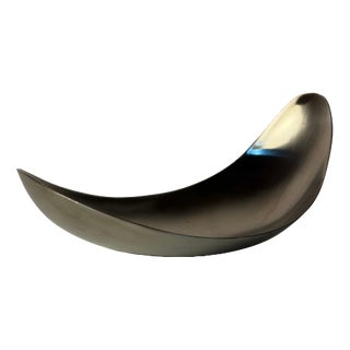 Leaf Medium Serving Bowl by Helle Damkjær for Georg Jensen For Sale