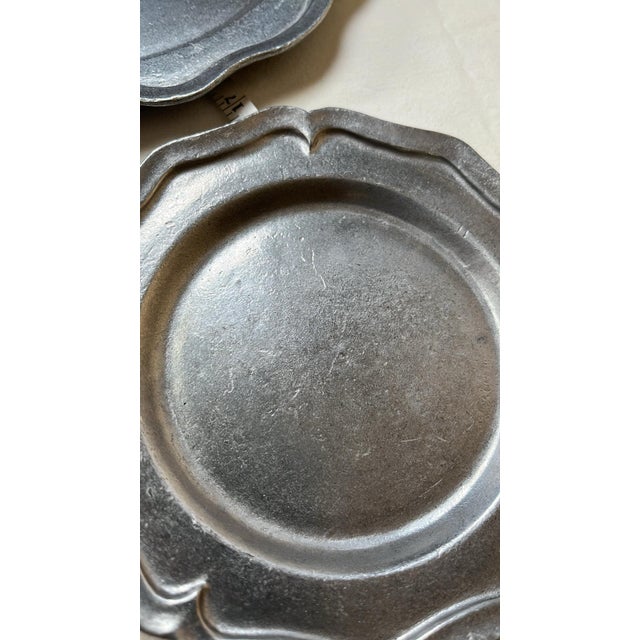Mid-Century Modern Vintage Pewter Like Charger Plate Set Scalloped Edge Pub Restaurant Ware For Sale - Image 3 of 8