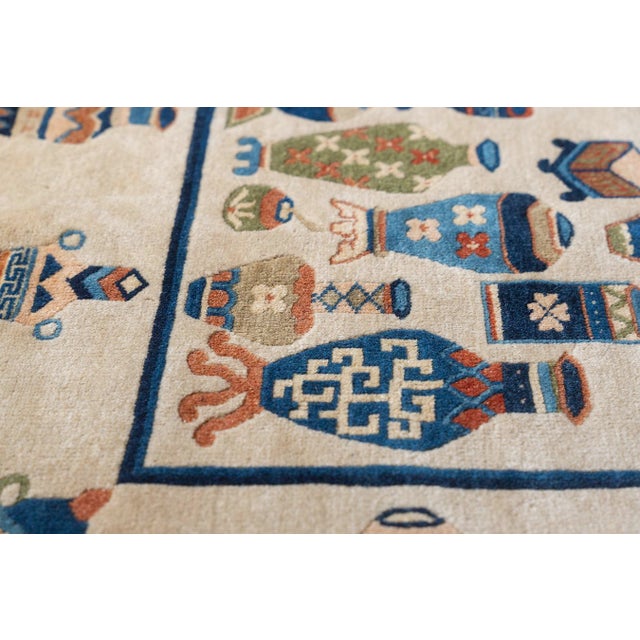 1920s Ivory Vase Medallion Antique Chinese Peking Knotted Wool Carpet Rug For Sale - Image 4 of 10