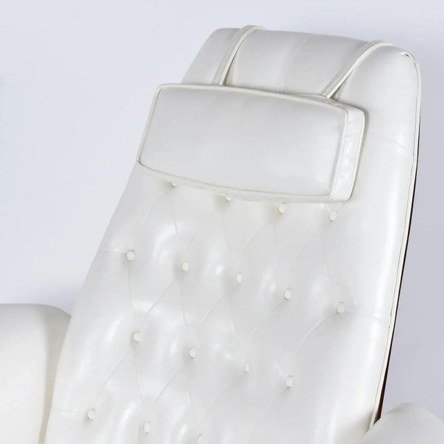 Restored George Mulhauser Plycraft Style White Lounge Chair With Ottoman For Sale - Image 6 of 9