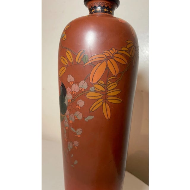 Red Big Antique 19th Century Japanese Meiji Red Totai Cloisonné Porcelain Bird Vase For Sale - Image 8 of 17