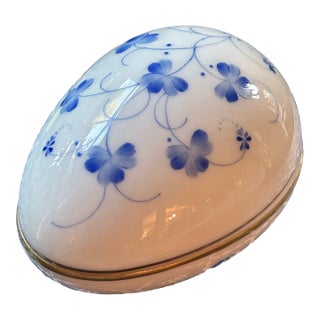 Late 20th Century Herend “Rachael” Blue and White Porcelain Egg Trinket Box For Sale