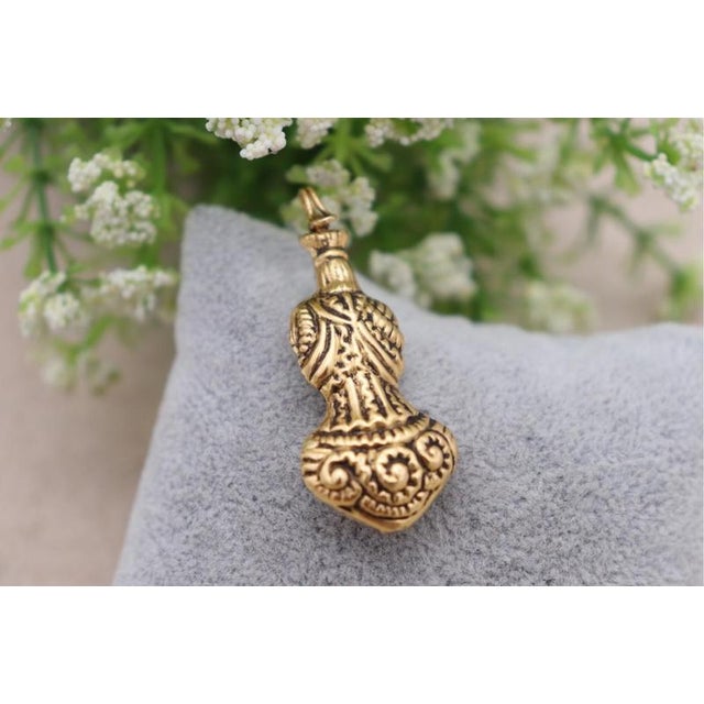 19.2K Gold Our Lady of the Immaculate Conception Pendant For Sale - Image 3 of 6
