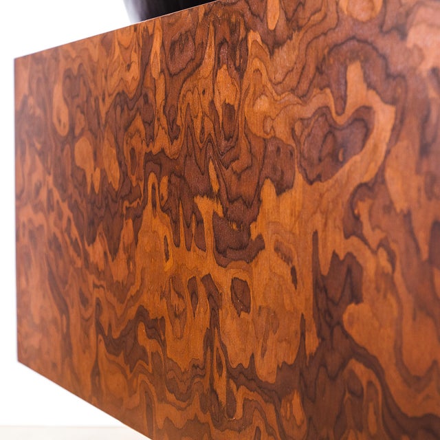 1970s Warren Platner Attributed Cube Lounge Chairs in Walnut Burl For Sale In Los Angeles - Image 6 of 15